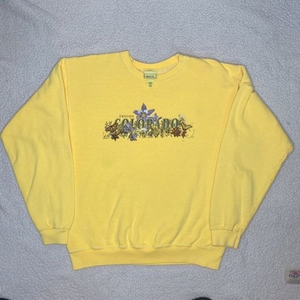 2002 Denver Colorado Flowers Butterflies Sweatshirt: Size Medium